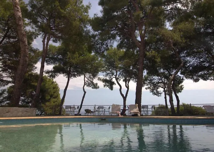 Evripidis Hotel *