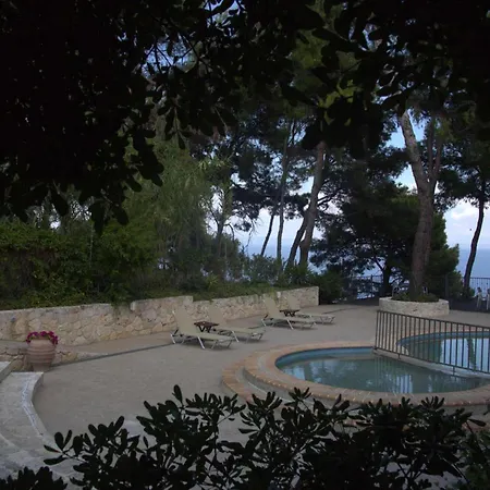 Отель Evripidis