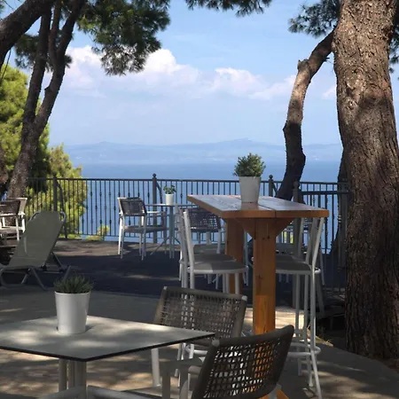 Evripidis Hotel *