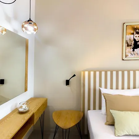 Evripidis Hotel *